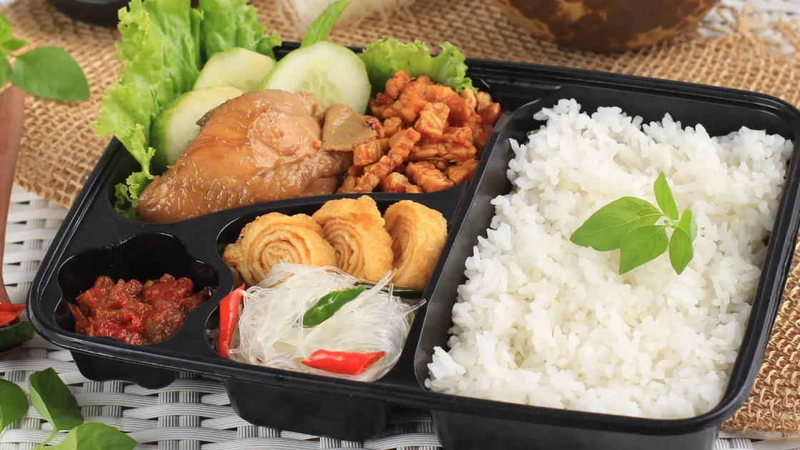 AZKA SNACK: Menyajikan Kelezatan Lokal Cilacap untuk Setiap Kesempatan